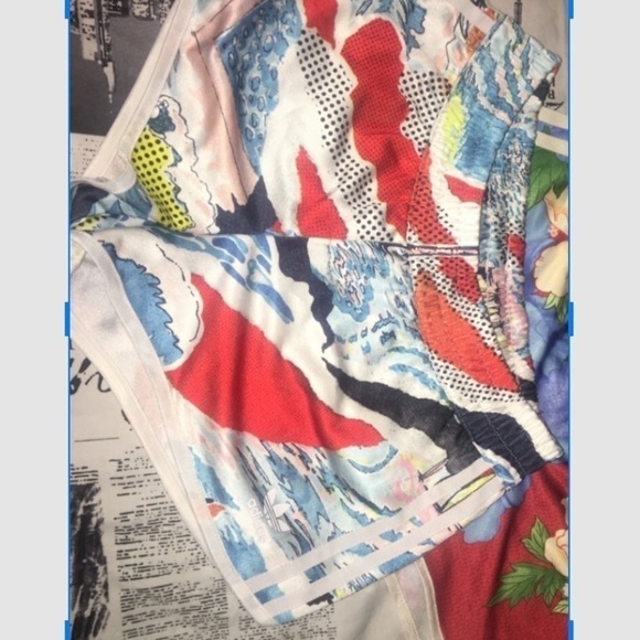Silk Like Adidas Shorts XS - Picture 4 of 5